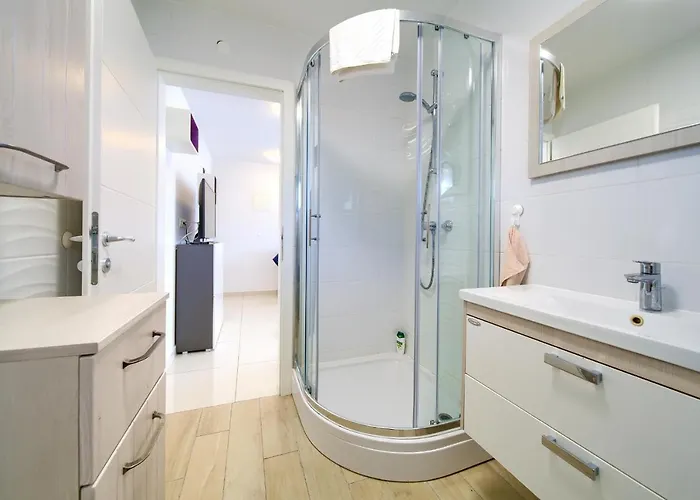 Luxury Aronia Vantacici