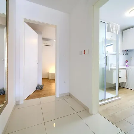 Luxury Aronia Apartament *