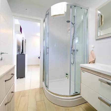 Luxury Aronia Vantacici