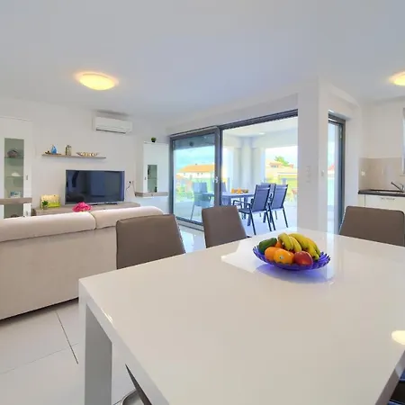 Apartment Luxury Aronia Vantacici