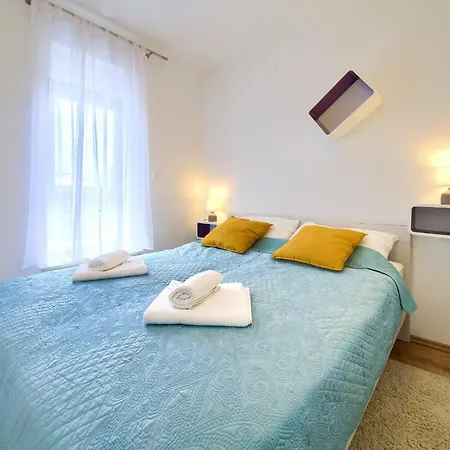 Luxury Aronia Vantacici