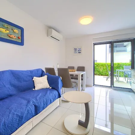 Luxury Aronia Apartment *